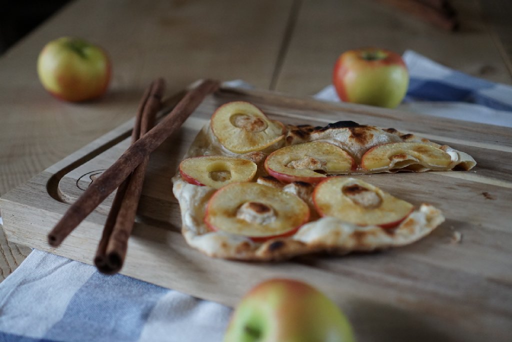 Flammkuchen mit Apfel und Zimt - Willkommen in unserer leckeren Welt!
