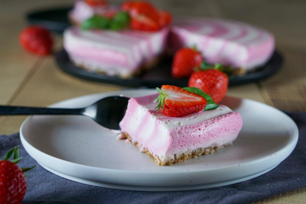 No Bake Cheesecake mit Erdbeeren - Willkommen in unserer leckeren Welt!
